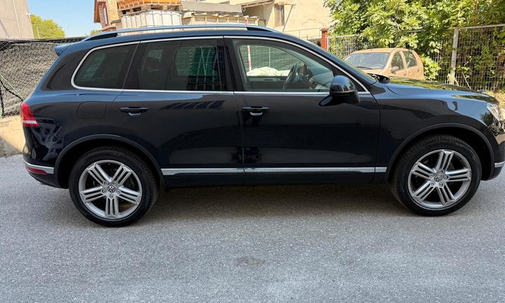VOLKSWAGEN Touareg - 2017