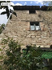 Casaletto da ristrutturare in Umbria
