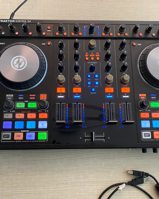 Traktor Kontrol S4 MKII Native Instruments