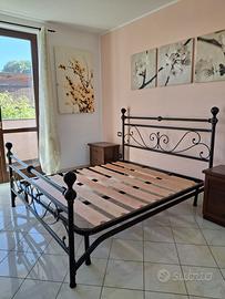 Letto matrimoniale in ferro battuto