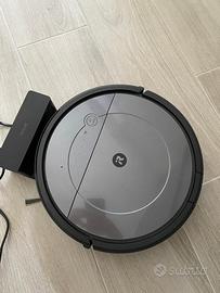 Robot aspirapolvere e lava pavimenti