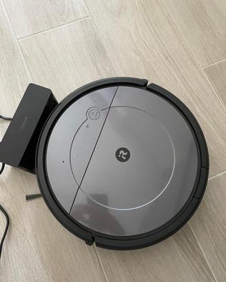 Robot aspirapolvere e lava pavimenti