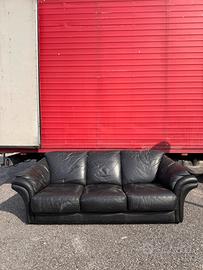 Divano in pelle nero