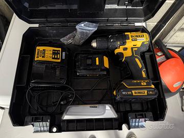 Avvitatore De Walt DCD777S2T con 2 batterie