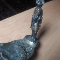 posacenere antico in ottone Faraone 