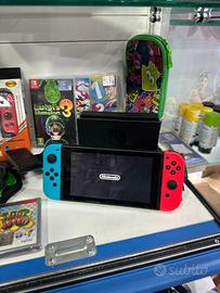 NINTENDO SWITCH CON ACCESSORI E GIOCHI