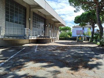 Immobile di 500 m² con 2 locali a Cervia