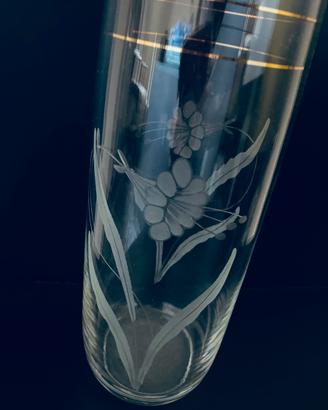 Vaso con decori color ori