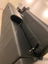 Divano in Pelle Nera