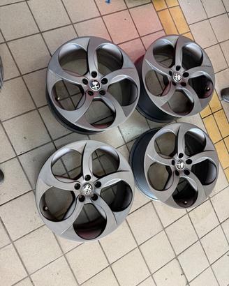 Cerchi originali alfa 18