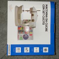 macchina da cicire con set cucito