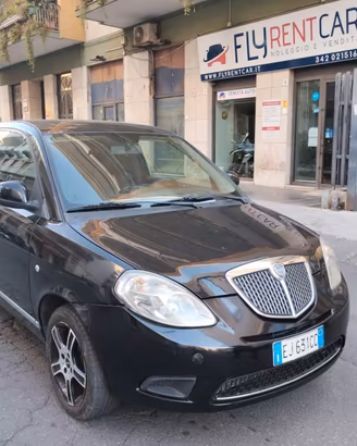 Lancia Ypsilon 1.3 MJT 75 CV Diva