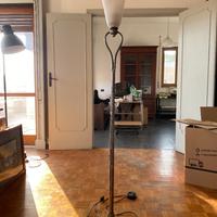 Piantana moderna in ferro battuto