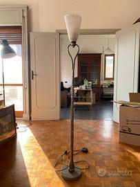 Piantana moderna in ferro battuto