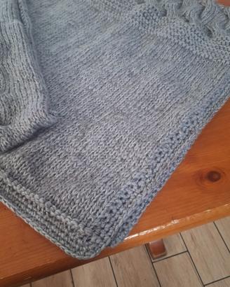 poncho fatto a mano e collare