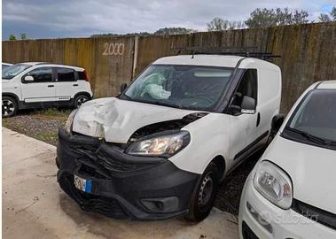 FIAT DOBLO DIESEL 2023 SINISTRATO