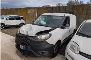 FIAT DOBLO DIESEL 2023 SINISTRATO