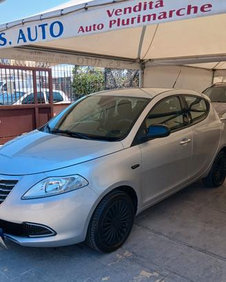 Lancia Ypsilon 1.2 69 CV 5 porte full 13
