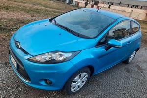Ford Fiesta 1.4 TDCi 70cv titanium - neopatentati
