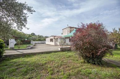 VILLA SINGOLA A PALOMBARA SABINA