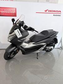 Honda Forza 300