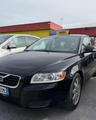 VOLVO V50 D2 R-design