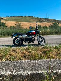Triumph Scarmbler 900