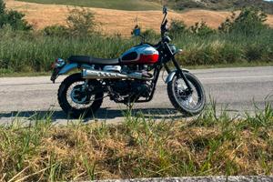 Triumph Scarmbler 900