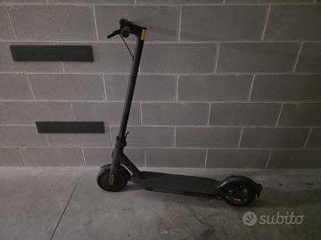 Mi Electric Scooter Pro 2 Monopattino Elettrico