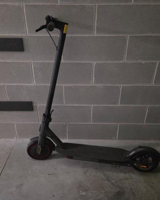 Mi Electric Scooter Pro 2 Monopattino Elettrico