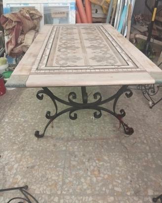 TAVOLO CERAMICATO CON SEDIE