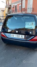 lancia y