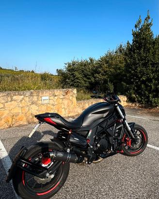 Cruiser 502 Benelli Limited Edition Red & Black
