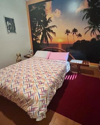 Letto con materasso e cassettiera con appoggio Tv