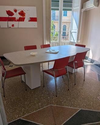 tavolo moderno per riunioni o da salone