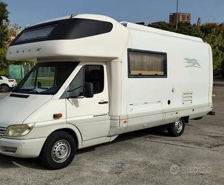 CAMPER LAIKA KREOS 3004 PATENTE C PORTA MOTO