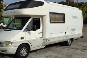 CAMPER LAIKA KREOS 3004 PATENTE C PORTA MOTO