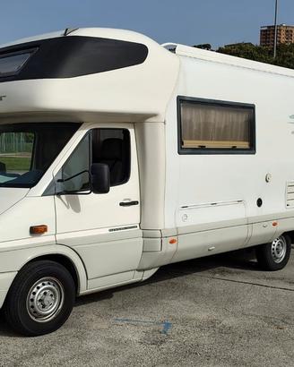 CAMPER LAIKA KREOS 3004 PATENTE C PORTA MOTO