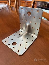 PIASTRA ANGOLARE NERVATA  100 x 100 x 90 mm