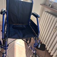 Sedia a Rotelle Pieghevole in Alluminio - Leggera