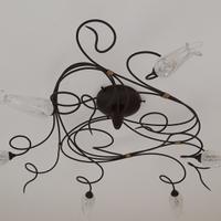 Lampadario in ferro battuto lavorato a mano