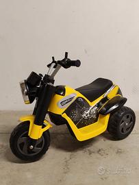 DUCATI SCRAMBLER BAMBINO BATT. 12V - BUONO STATO