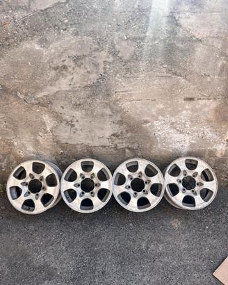 4 cerchi in lega Mitsubishi per Pajero