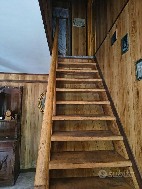 Rustico / Casale di 152 m² con 5 locali e box auto - Altro