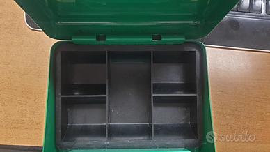 Portamonete o cofanetto metallico con chiave