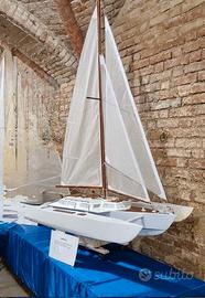 Modello barca  Trimarano a Vela RC / Statico
