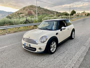 Mini Cooper 1.6 Diesel 109cv
