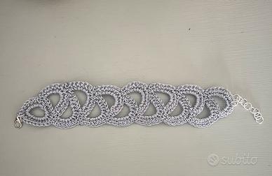 Bracciale da donna fatto a mano con uncinetto
