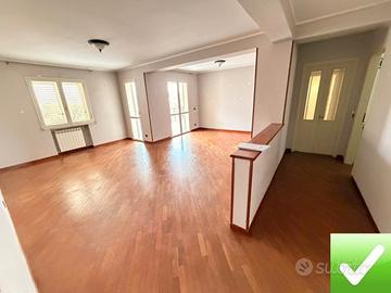 Appartamento Con Posto Auto Catona 105 Mq