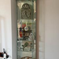 Colonna decorativa con orologio